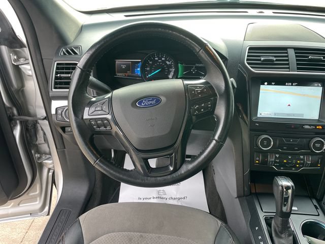 Used 2017 Ford Explorer XLT w/ Equipment Group 202A FWD image 23