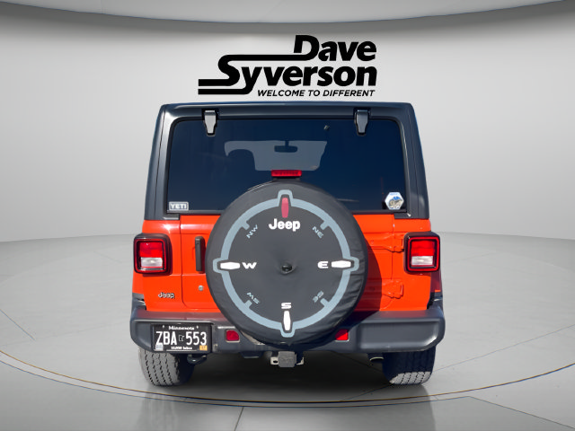 Used 2018 Jeep Wrangler Unlimited Sahara AWD/4WD image 5