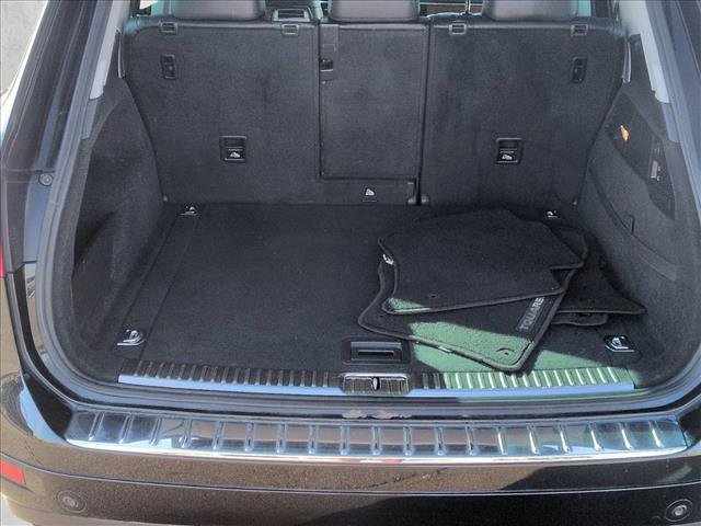 Used 2014 Volkswagen Touareg Lux image 6
