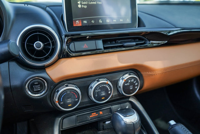 Used 2020 FIAT 124 Spider Lusso RWD image 42