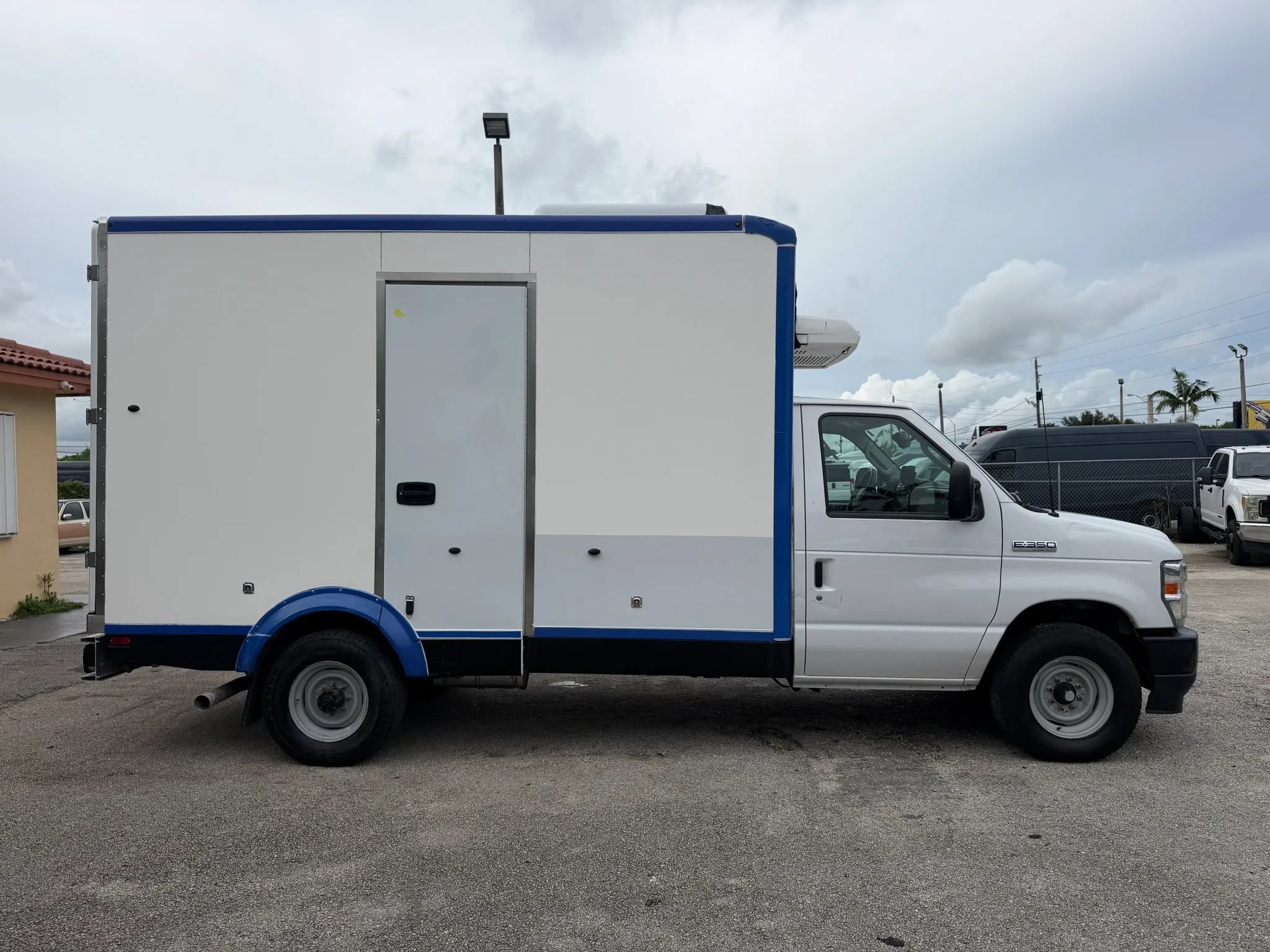 Used 2023 Ford E-350 and Econoline 350 Super Duty w/ Power Windows & Locks Group RWD image 9