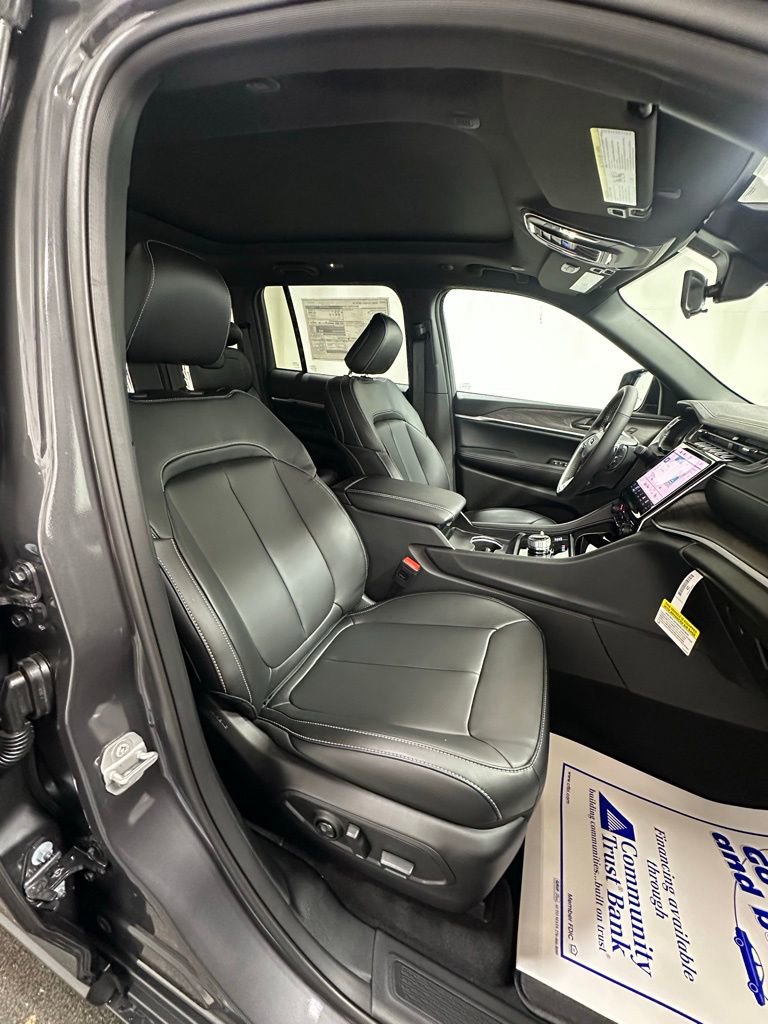 New 2025 Jeep Grand Cherokee Limited image 22