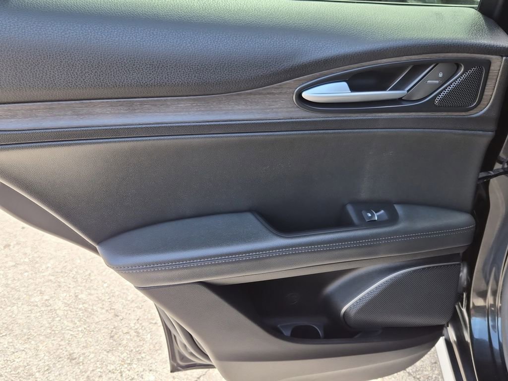 Used 2022 Alfa Romeo Stelvio Ti image 16