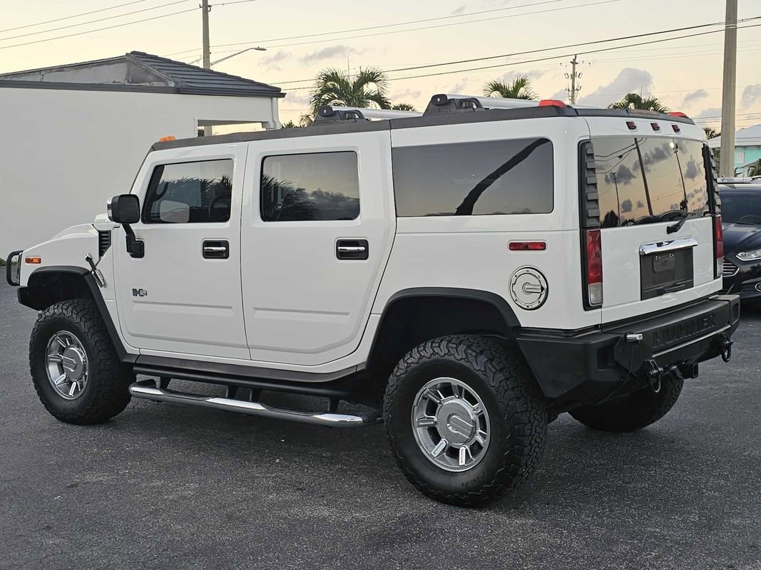 Used 2005 HUMMER H2 w/ Preferred Equipment Group image 3