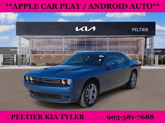 Used 2023 Dodge Challenger SXT image 3