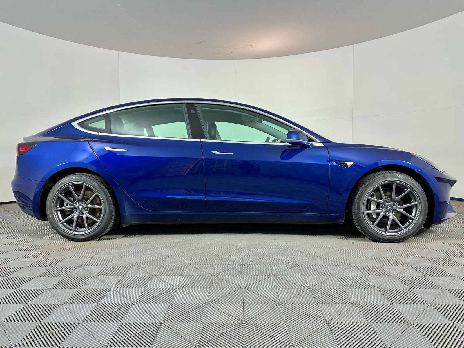 Used 2019 Tesla Model 3 Standard Range Plus RWD image 28