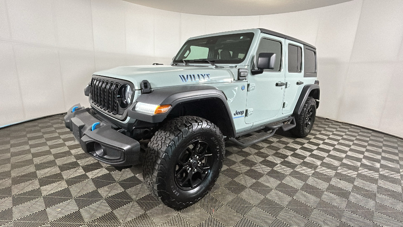 Used 2024 Jeep Wrangler Unlimited AWD/4WD image 8