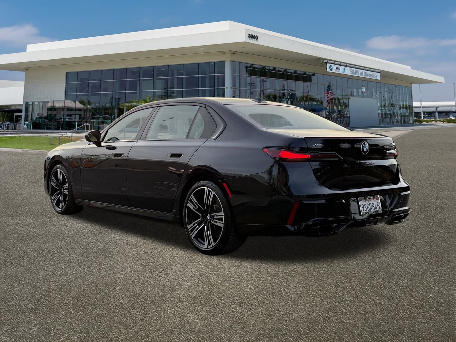 Used 2025 BMW 760i xDrive image 8