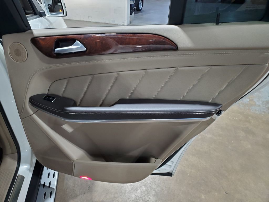 Used 2014 Mercedes-Benz GL 450 4MATIC image 22