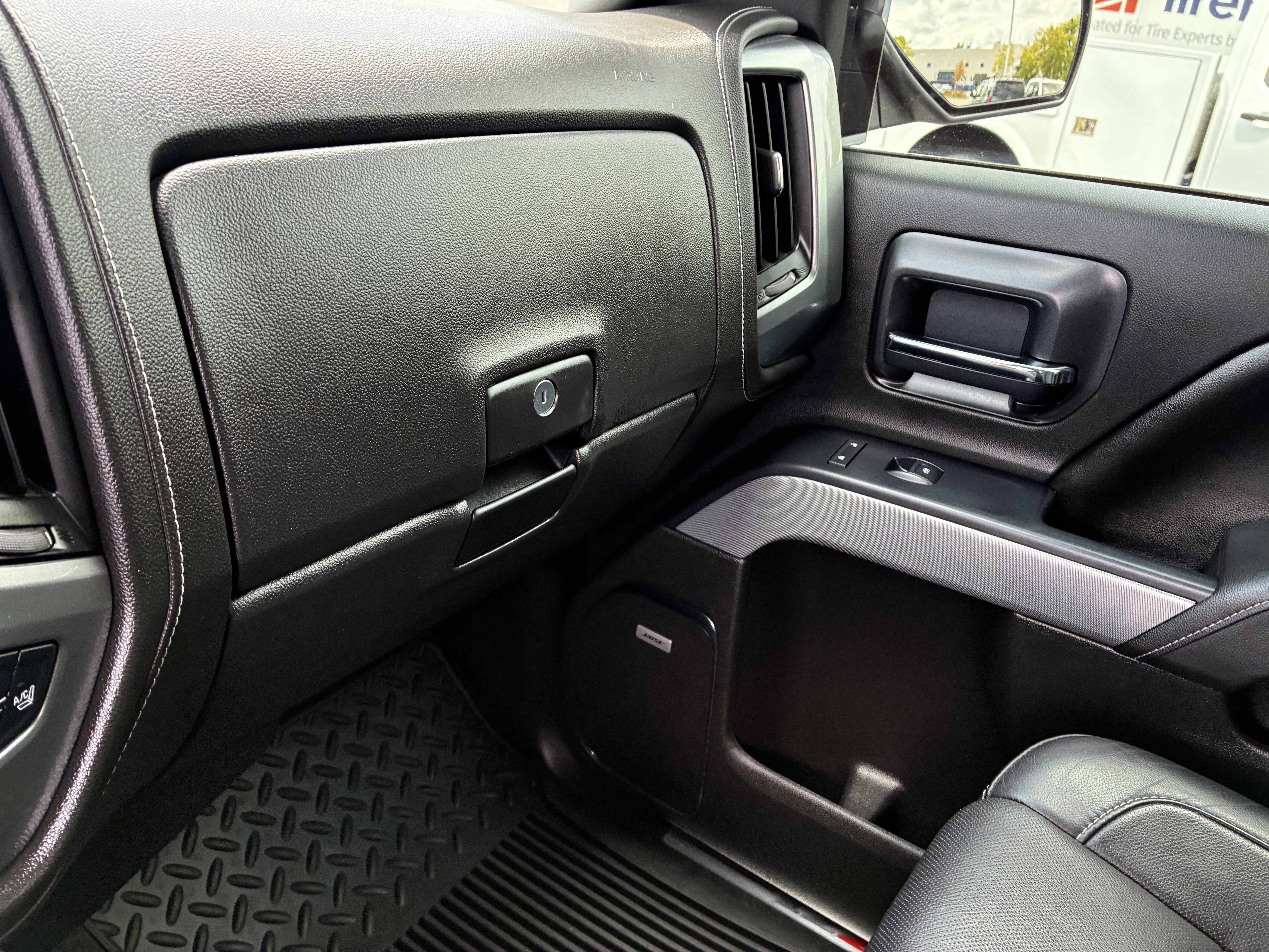 Used 2015 Chevrolet Silverado 2500 LTZ AWD/4WD image 36