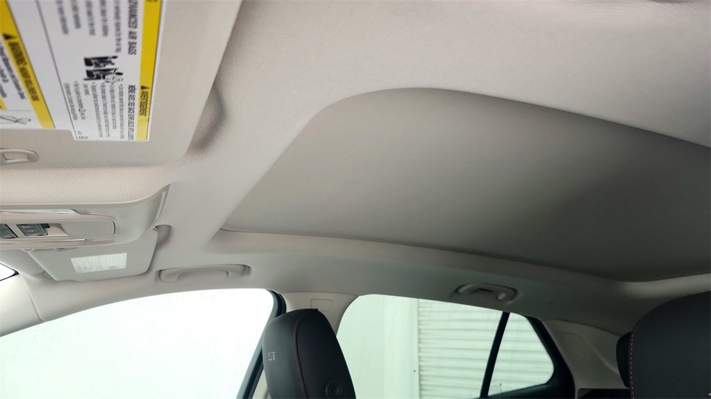 Used 2023 Buick Envision Essence w/ Sport Touring Package image 16