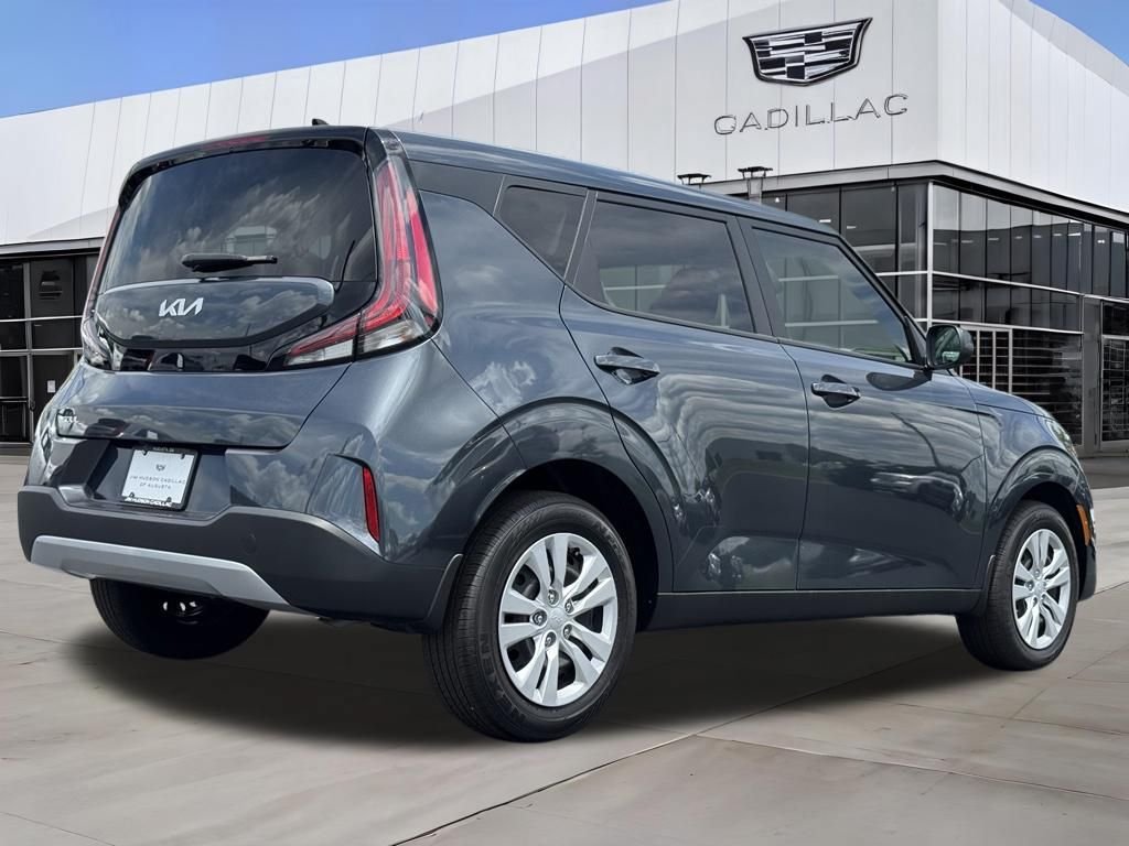 Used 2025 Kia Soul LX FWD image 8