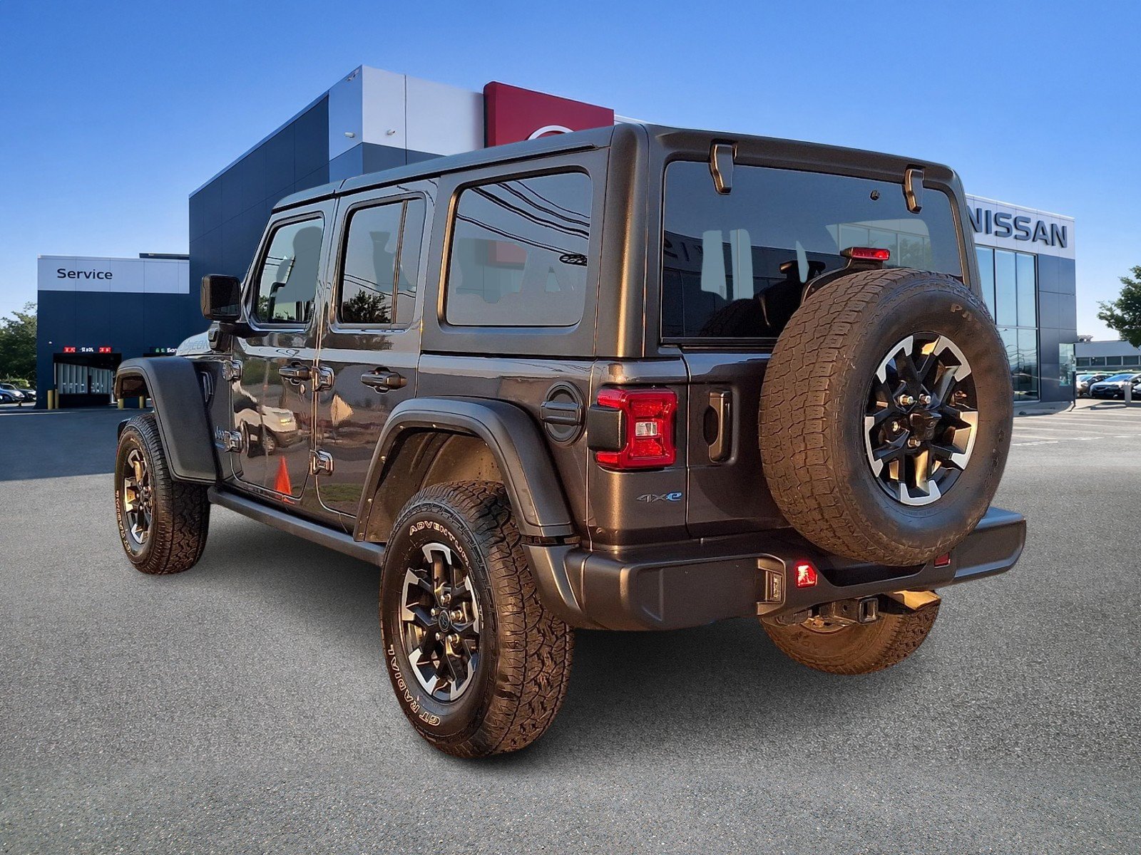 Used 2024 Jeep Wrangler Unlimited Rubicon 4xe AWD/4WD image 4