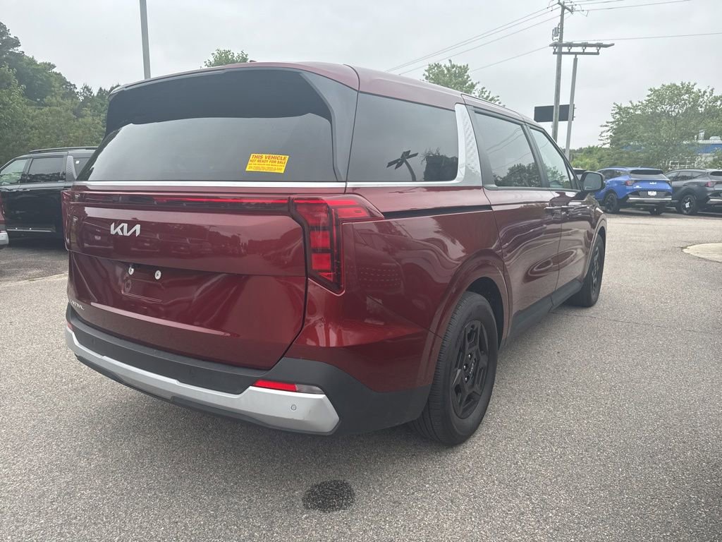 Used 2025 Kia Carnival FWD image 5
