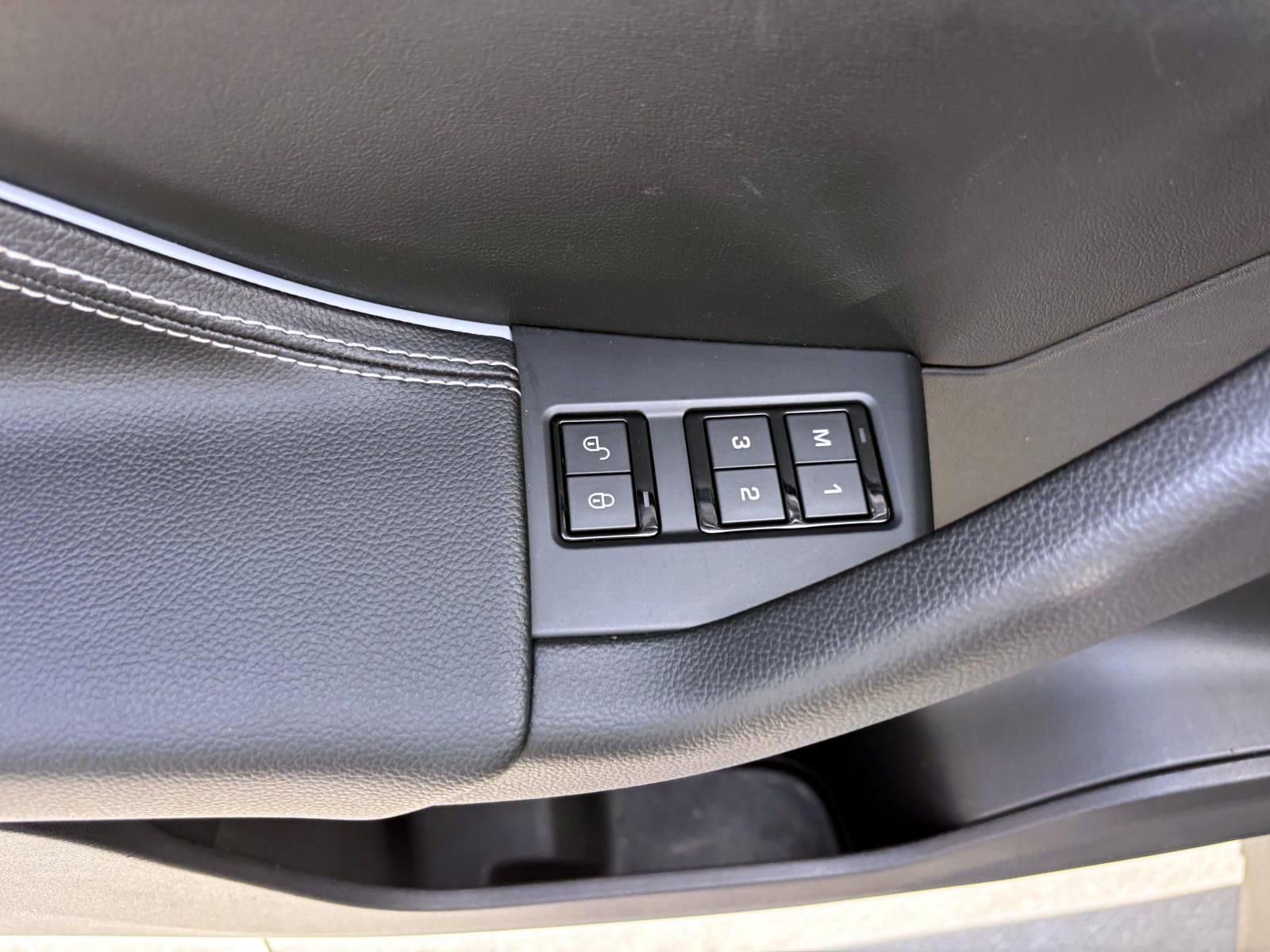 Used 2019 Jaguar F-PACE R-Sport AWD/4WD image 15