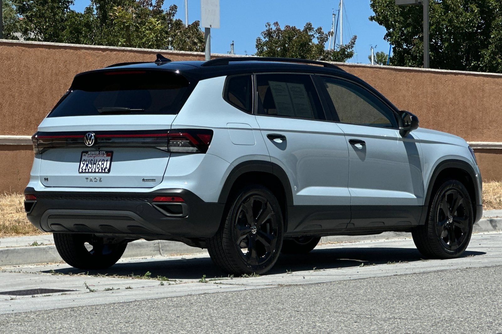 Certified 2026 Volkswagen Taos SE AWD/4WD image 4