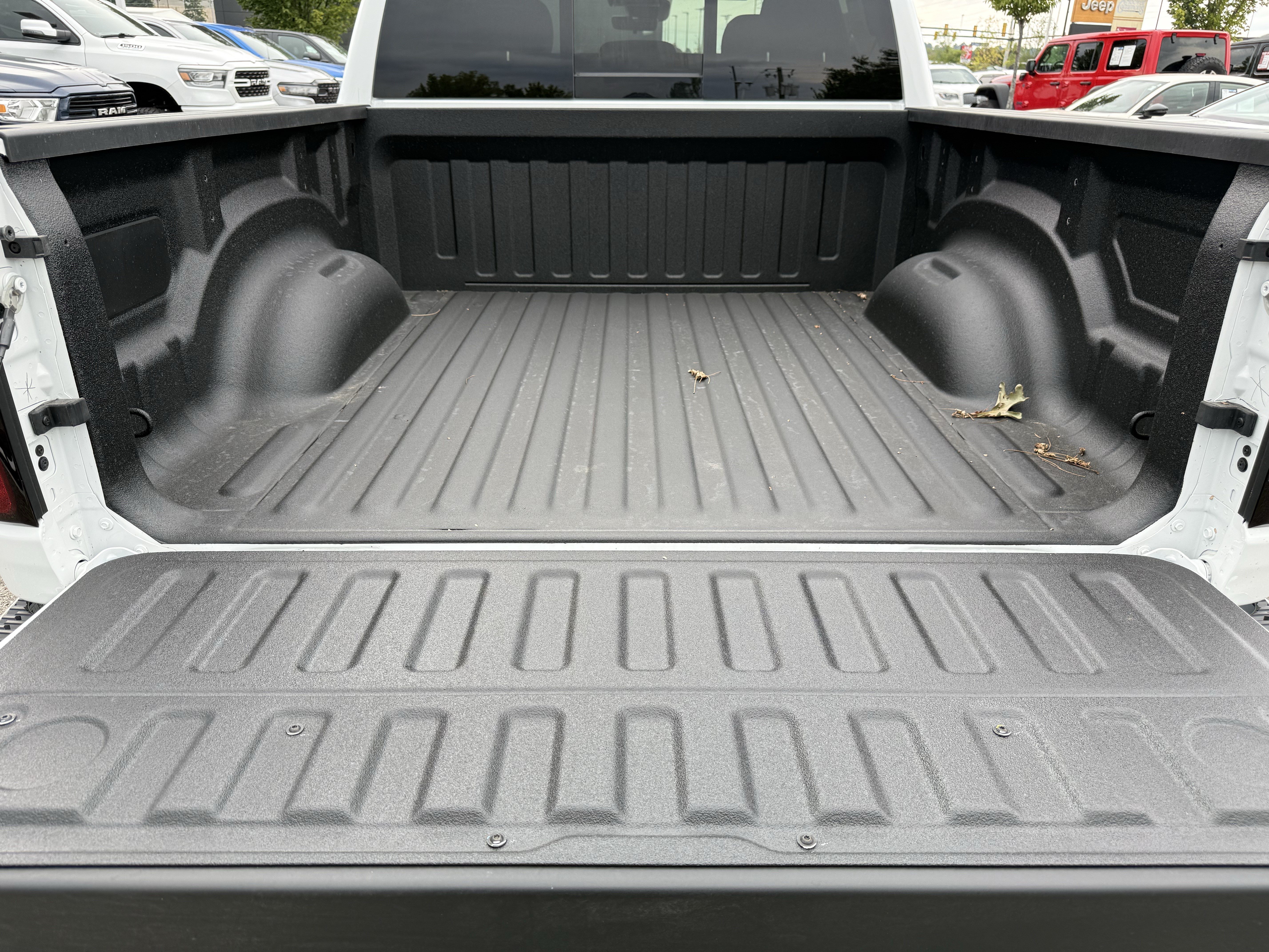 New 2026 RAM 1500 Express AWD/4WD image 32