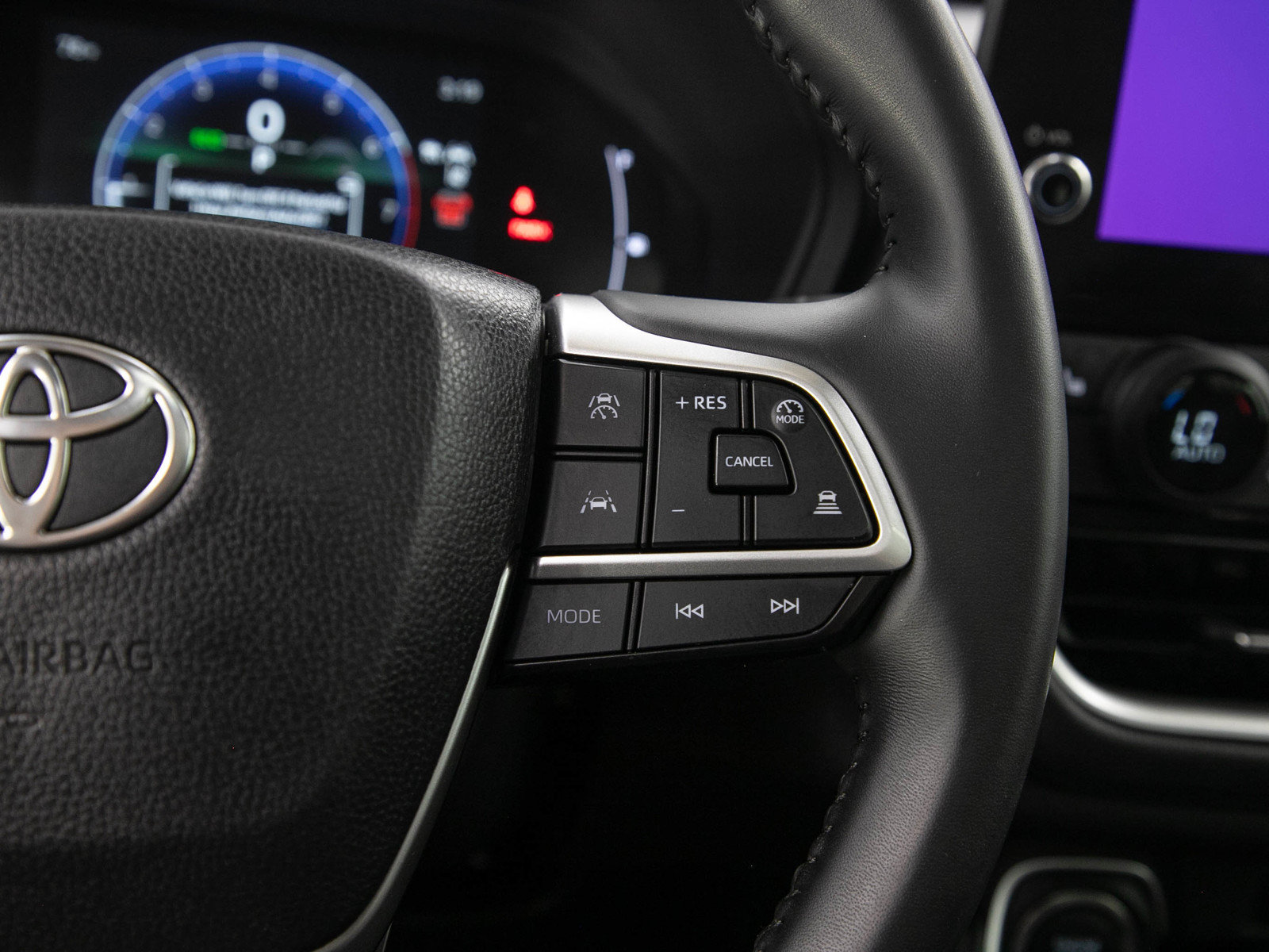 Used 2025 Toyota Grand Highlander AWD image 28