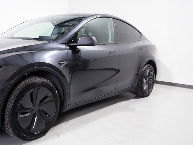 Used 2026 Tesla Model Y Long Range RWD image 59