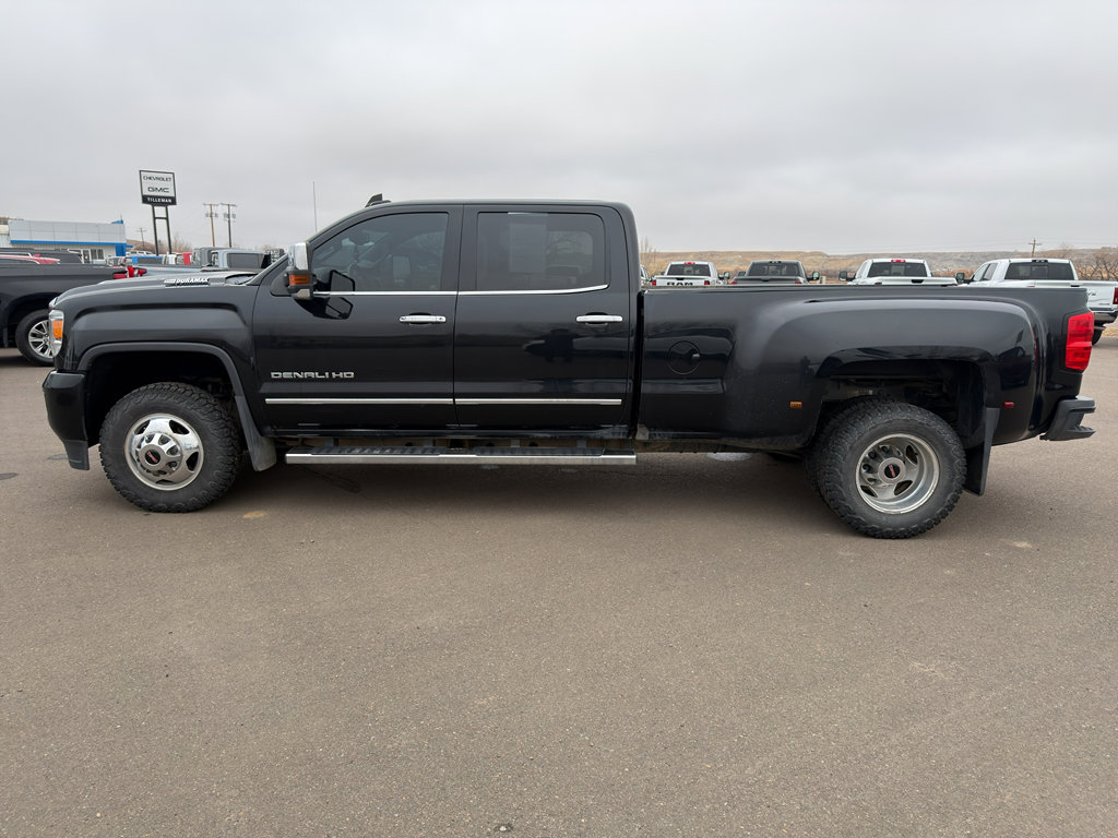Used 2019 GMC Sierra 3500 Denali w/ Duramax Plus Package AWD/4WD image 33
