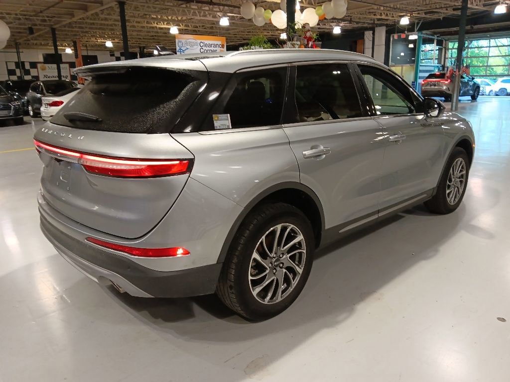 Used 2022 Lincoln Corsair AWD w/ Equipment Group 101A image 6
