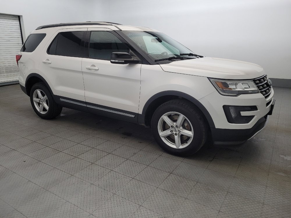 Used 2016 Ford Explorer XLT image 11