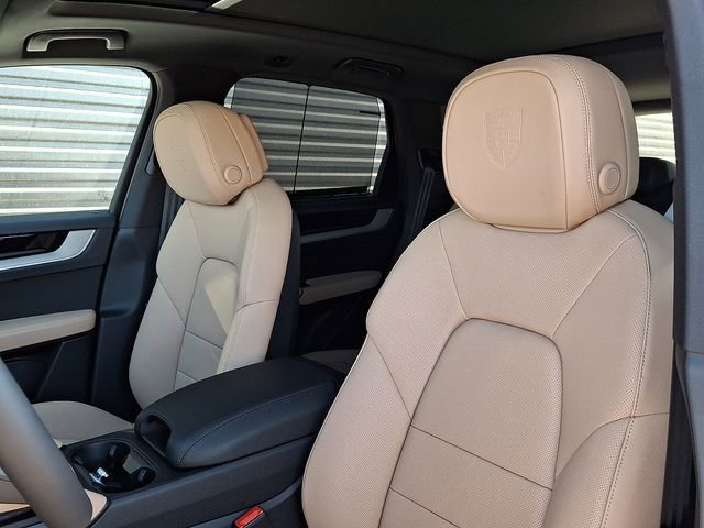 New 2026 Porsche Cayenne E-Hybrid AWD/4WD image 5