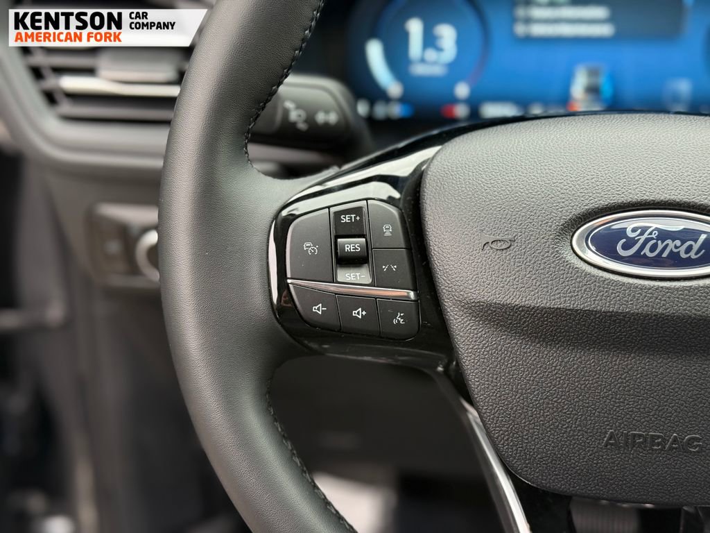 Used 2025 Ford Escape Platinum image 21