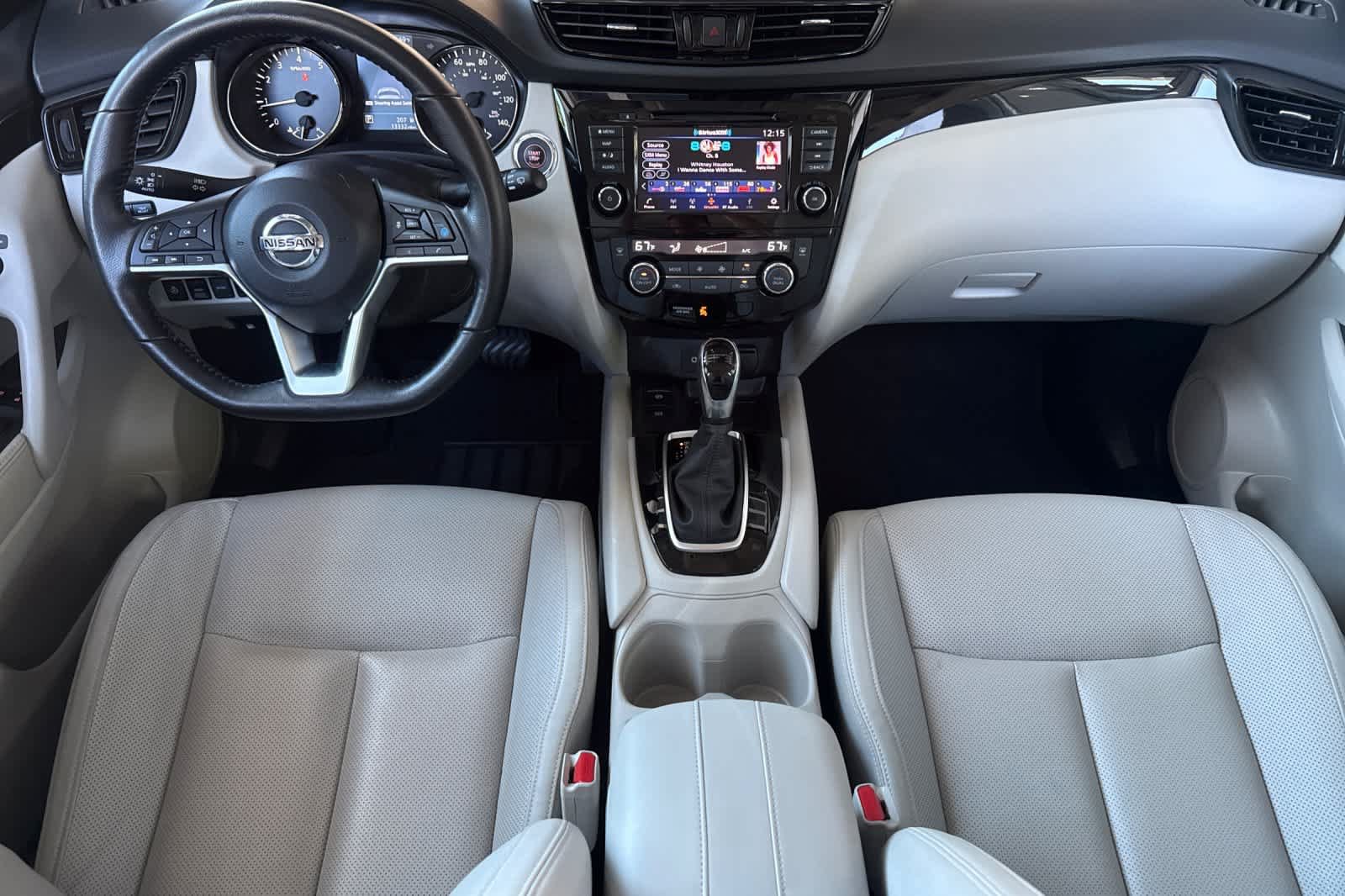 Used 2022 Nissan Rogue Sport SL AWD/4WD image 3