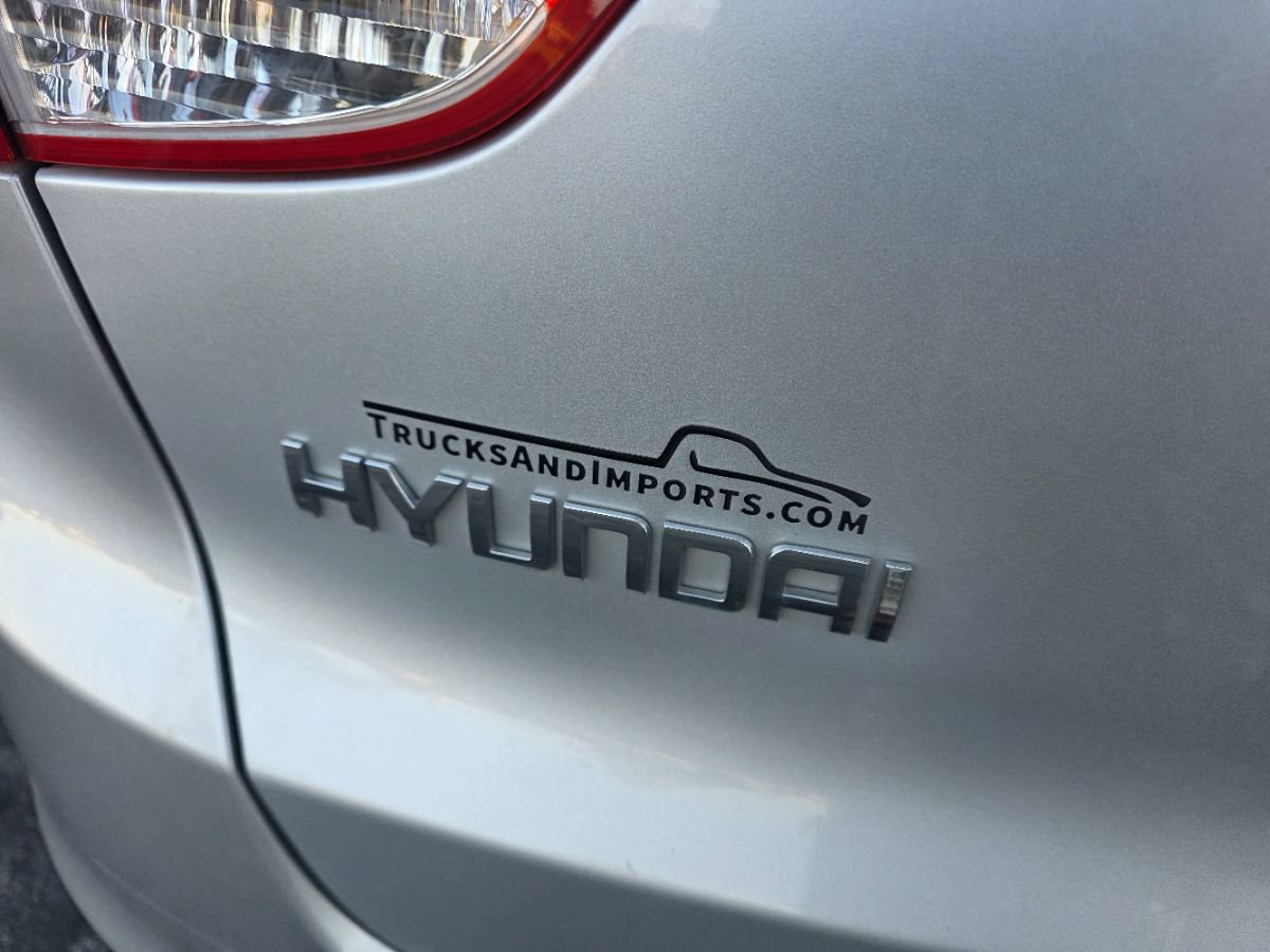 Used 2010 Hyundai Tucson Limited w/ Premium Pkg 4 FWD image 5