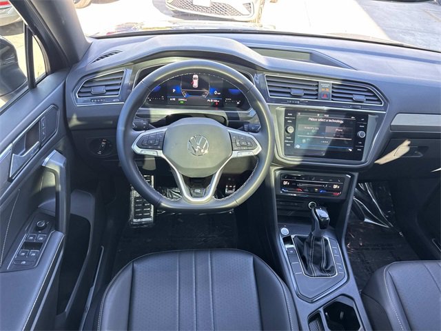 Certified 2023 Volkswagen Tiguan SE R-Line image 8