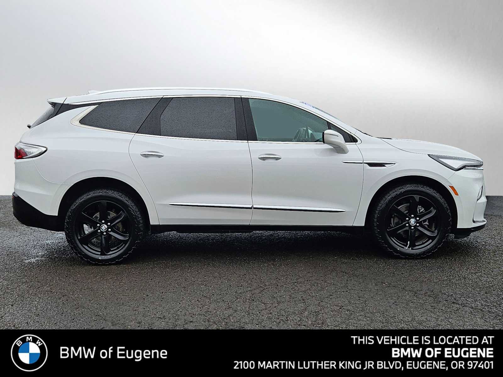 Used 2023 Buick Enclave Essence w/ Experience Buick Package image 2