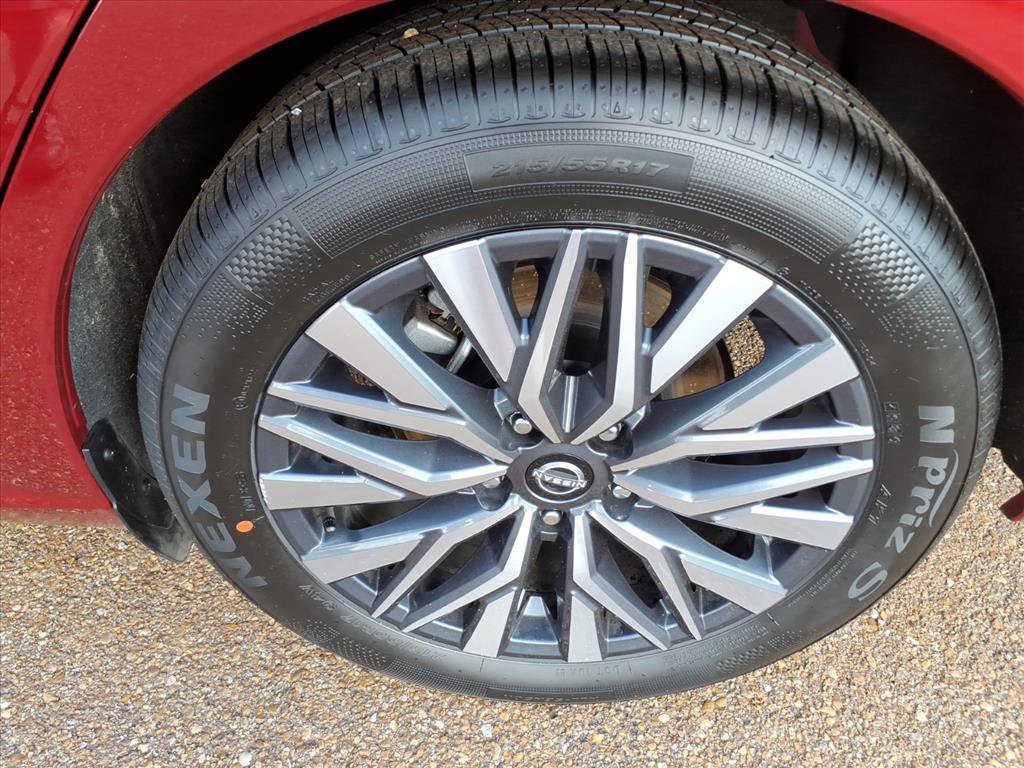 Used 2025 Nissan Altima 2.5 SV image 12