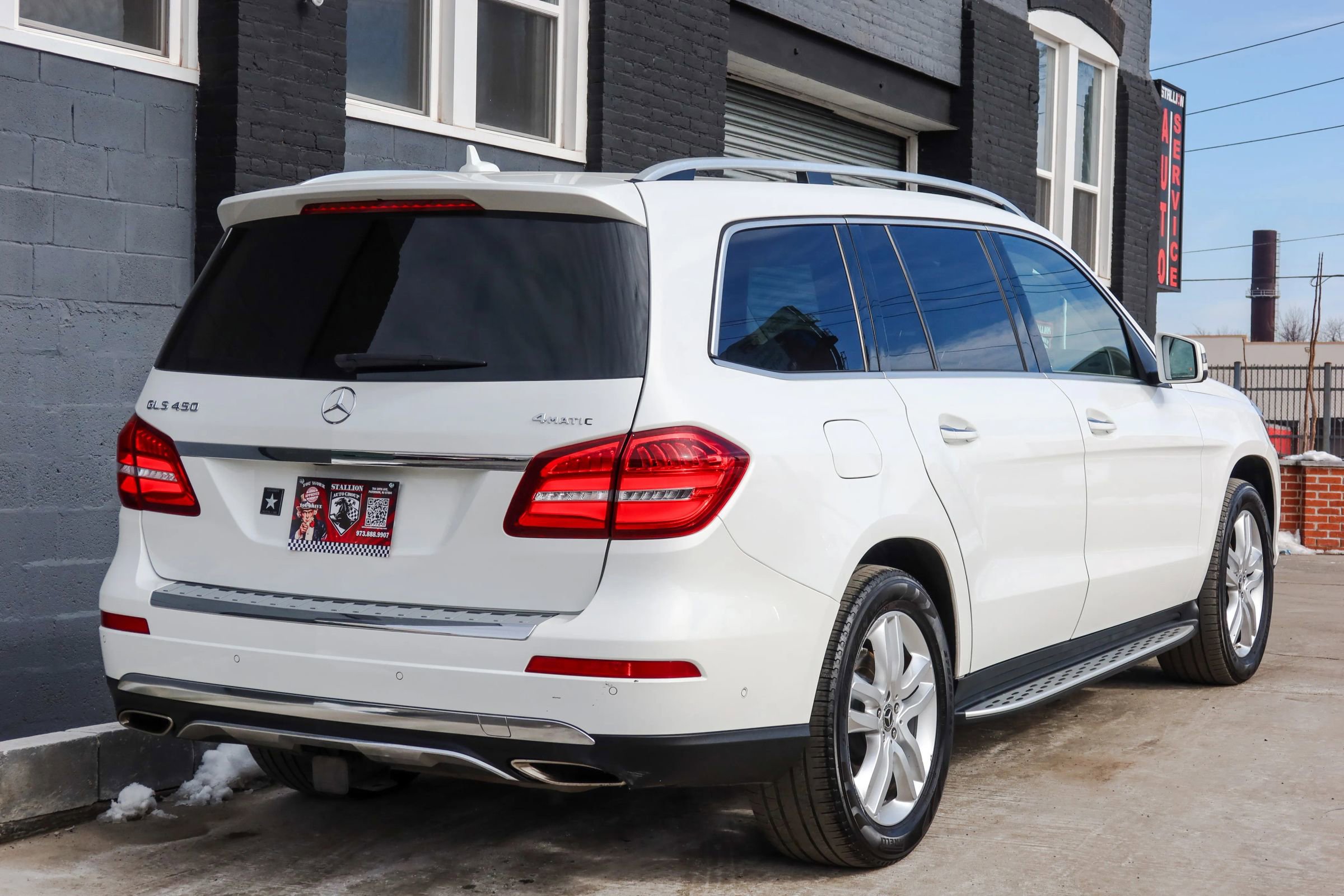 Used 2018 Mercedes-Benz GLS 450 4MATIC w/ Premium Package image 4