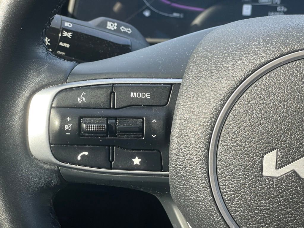 Used 2025 Kia Sportage EX w/ Premium Package image 15