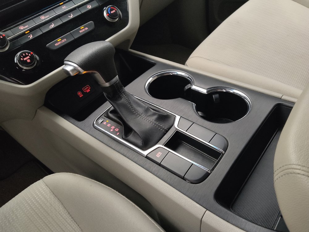 Used 2019 Kia Sedona LX FWD image 26
