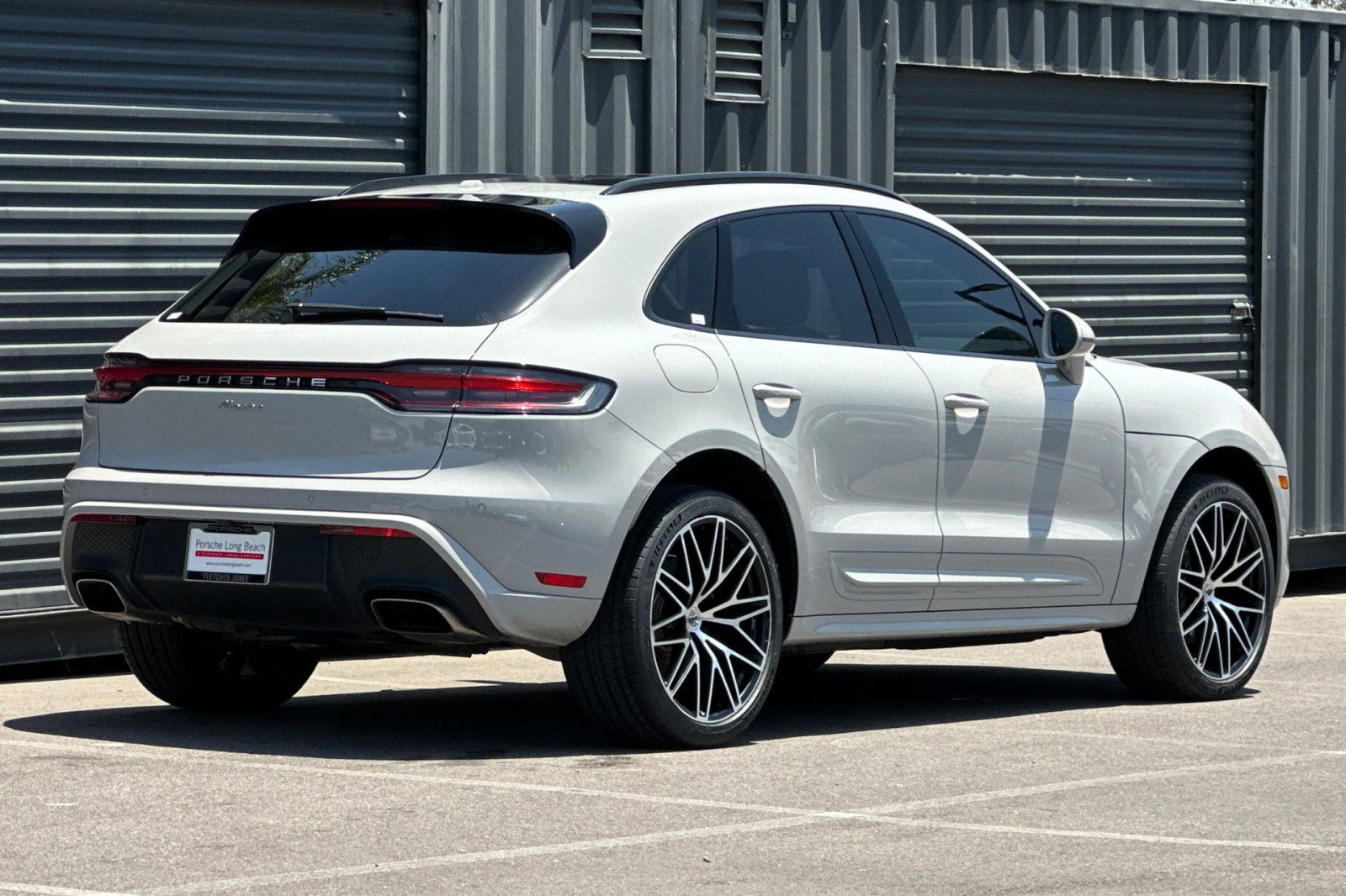 Certified 2024 Porsche Macan AWD/4WD image 8