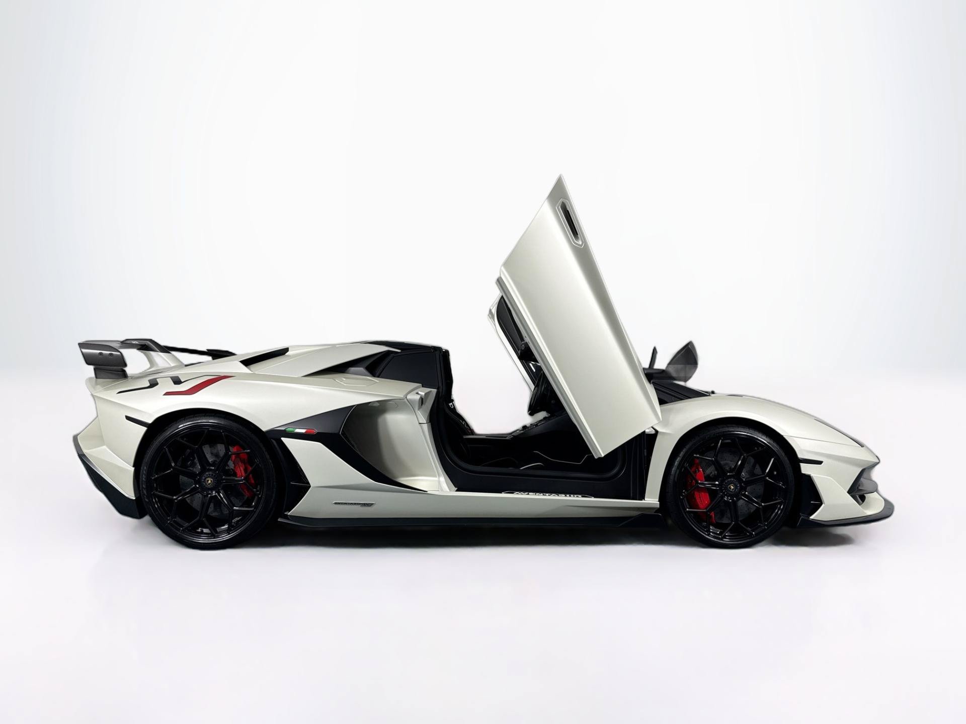 Used 2020 Lamborghini Aventador SVJ AWD/4WD image 75