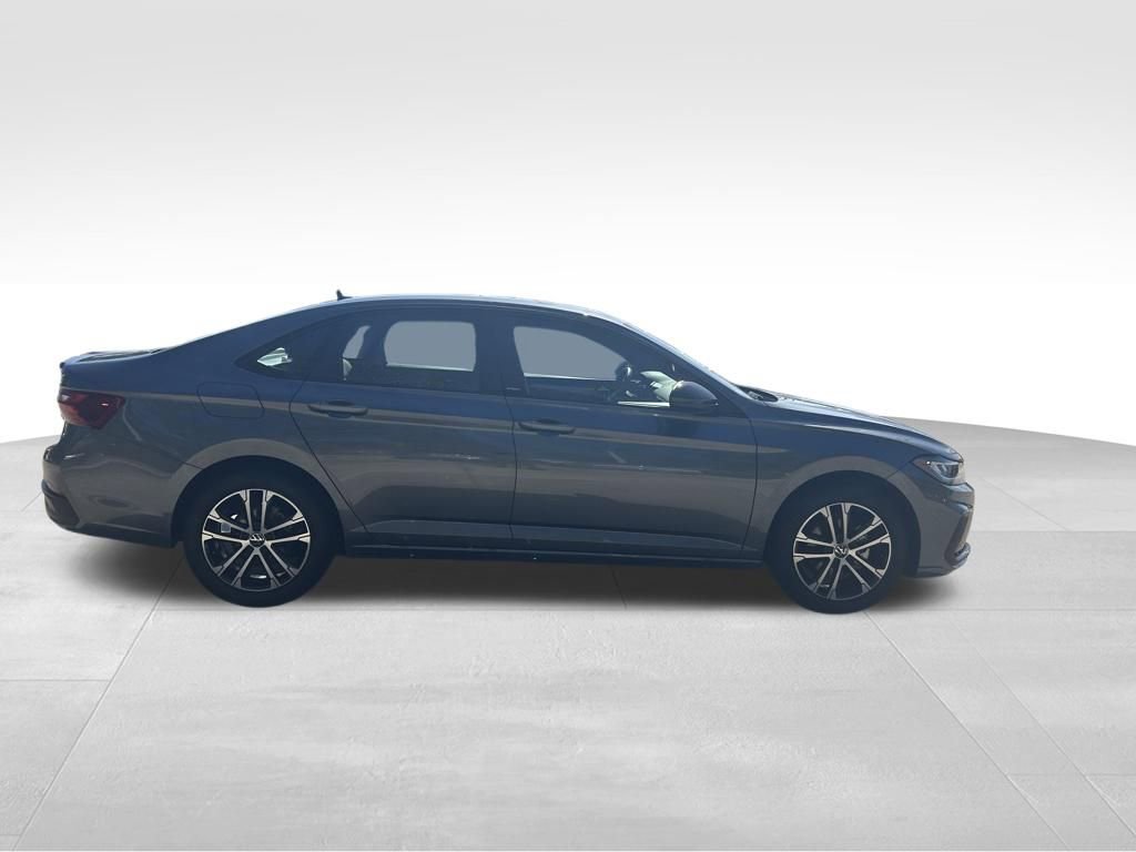 Used 2025 Volkswagen Jetta Sport image 6