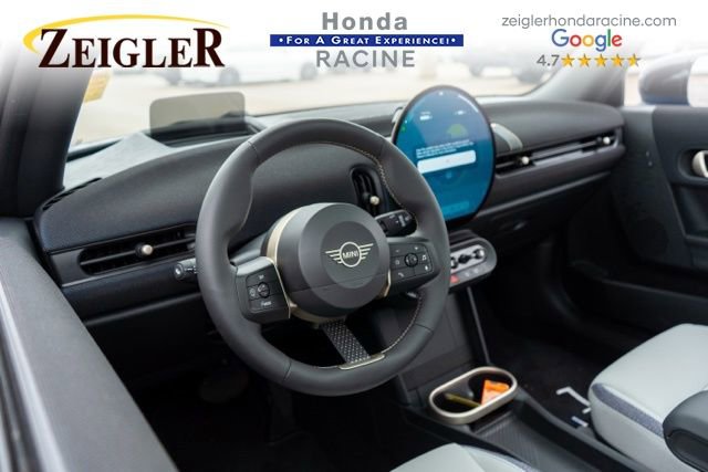 Used 2025 MINI Cooper 2-Door Hardtop image 13