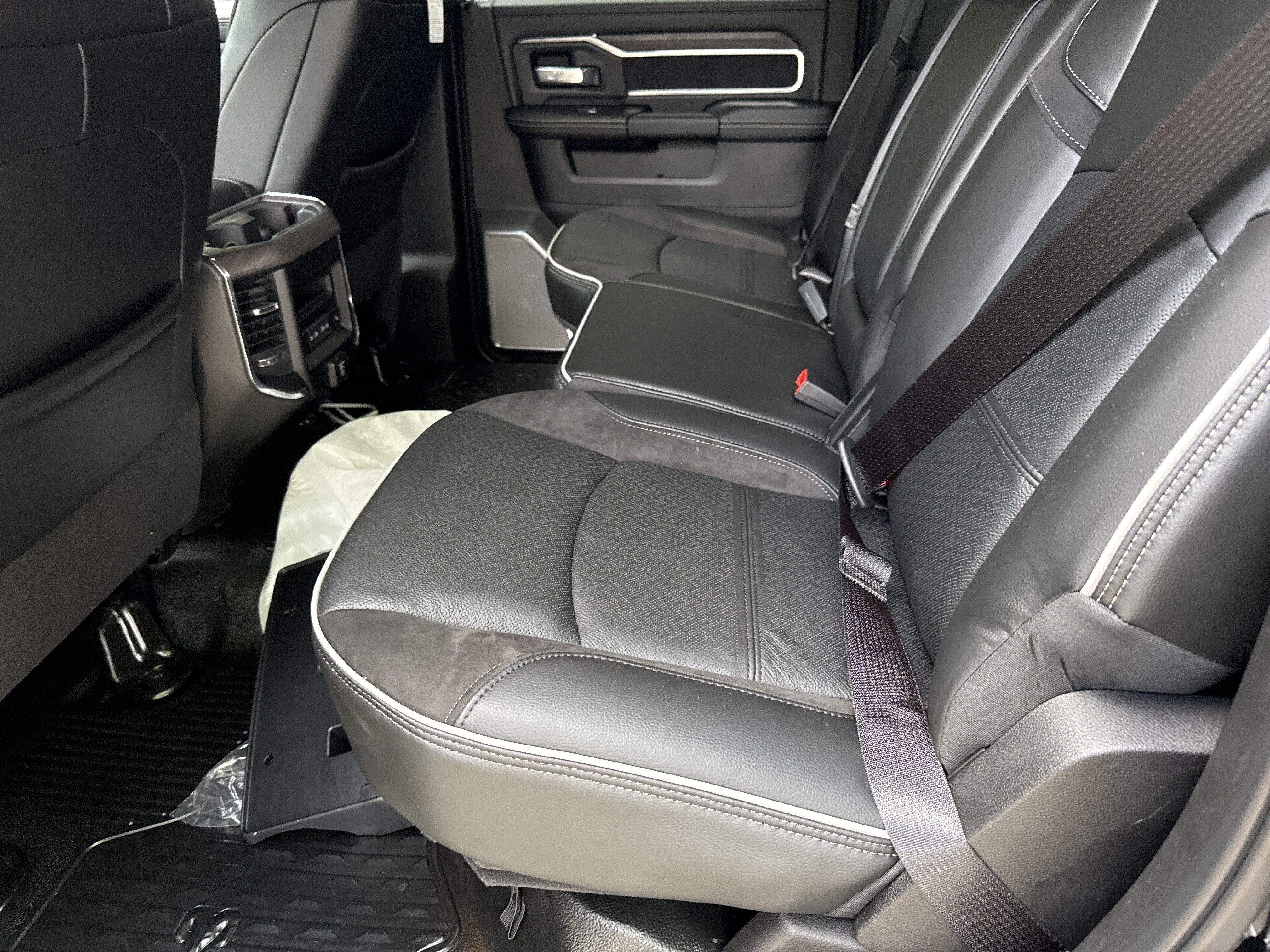 New 2026 RAM 3500 Big Horn w/ Laramie Trim Package AWD/4WD image 22