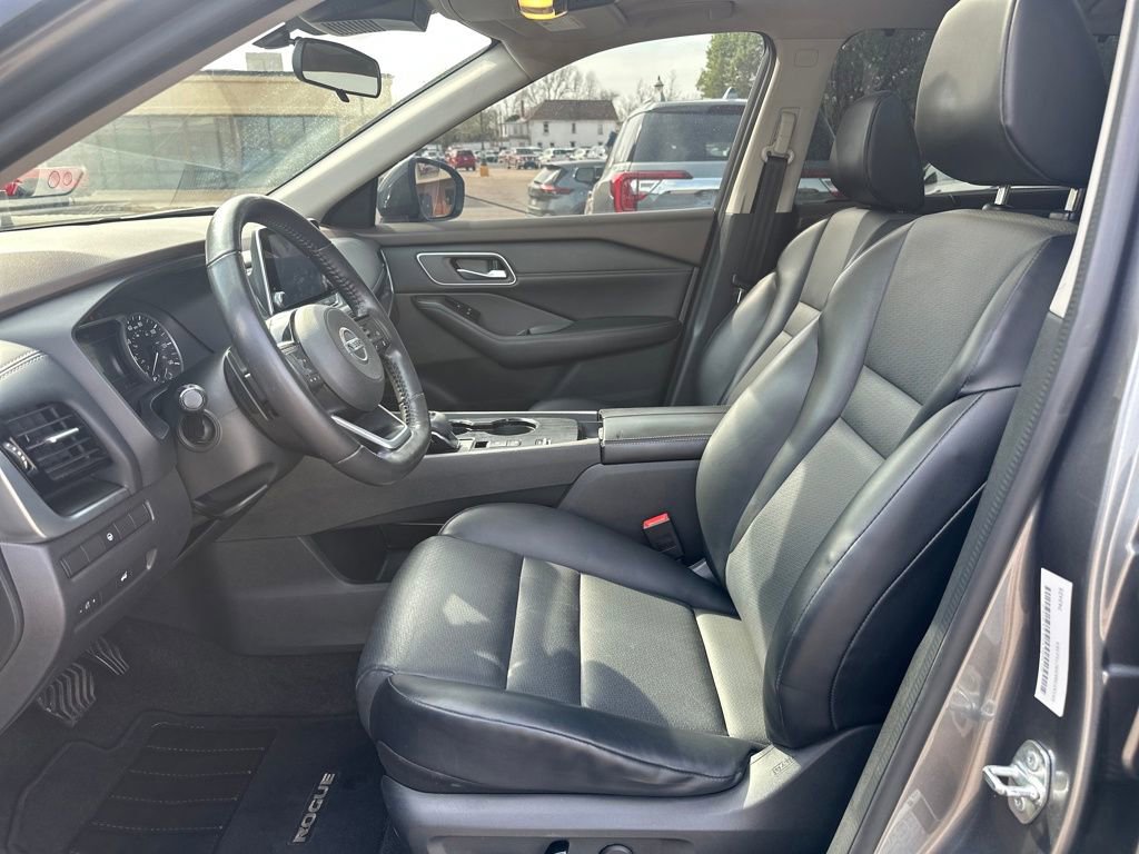 Certified 2021 Nissan Rogue SV w/ Premium Package FWD image 11