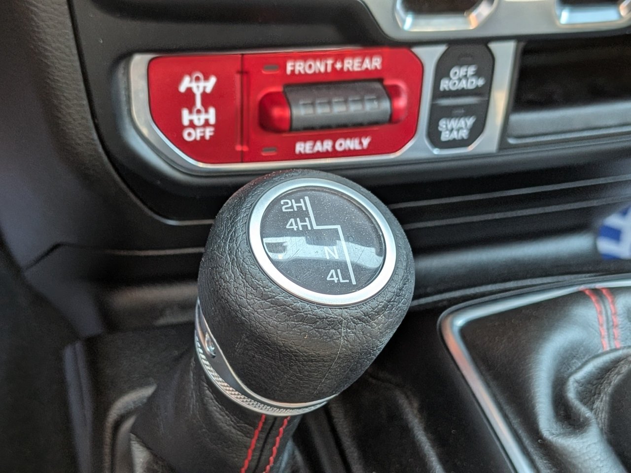 Used 2023 Jeep Gladiator Sport AWD/4WD image 27