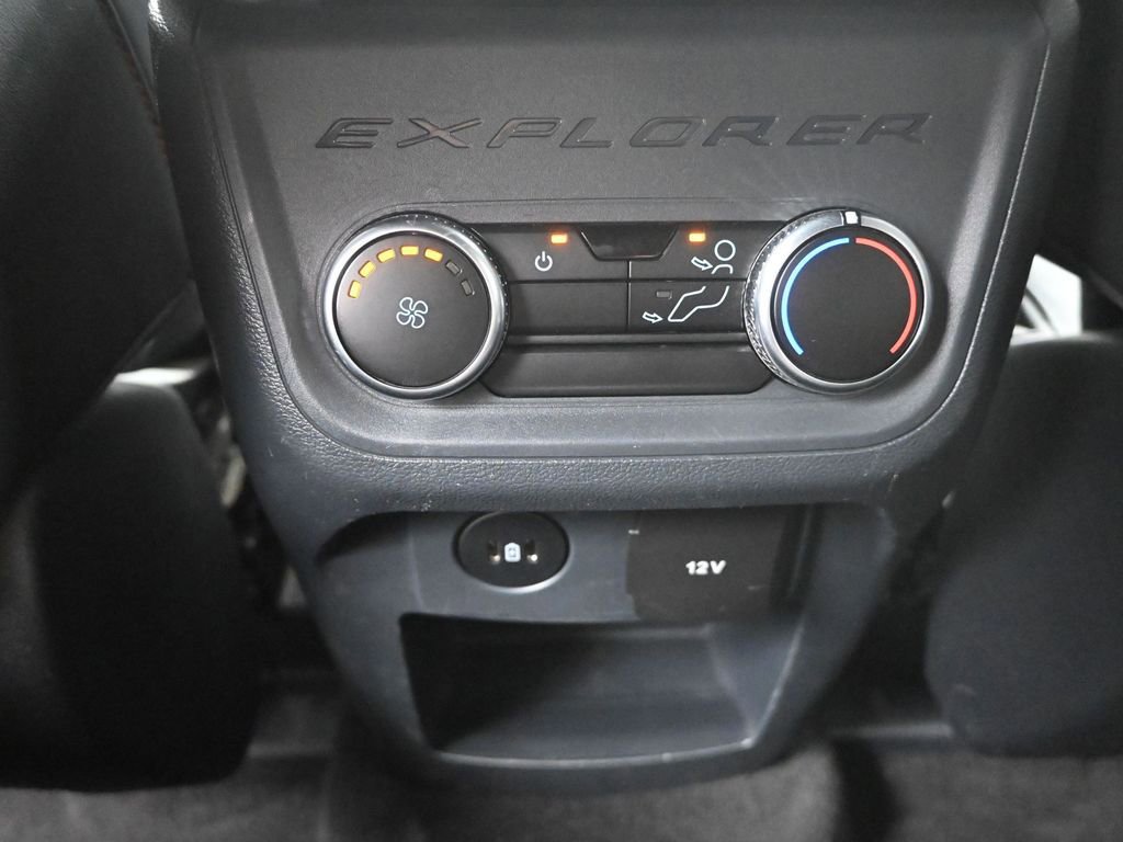 Used 2025 Ford Explorer ST-Line w/ ST-Line Street Pack image 32