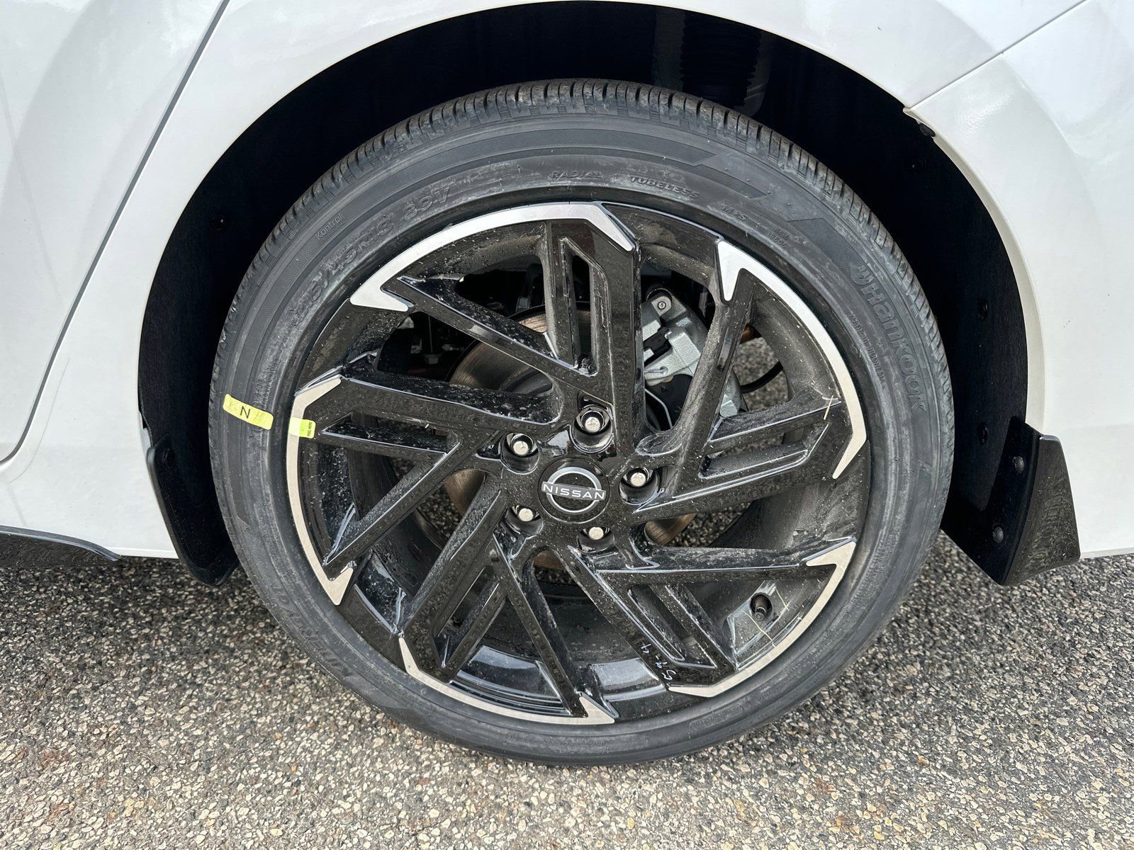 New 2026 Nissan Sentra SR w/ SR Premium Package FWD image 18