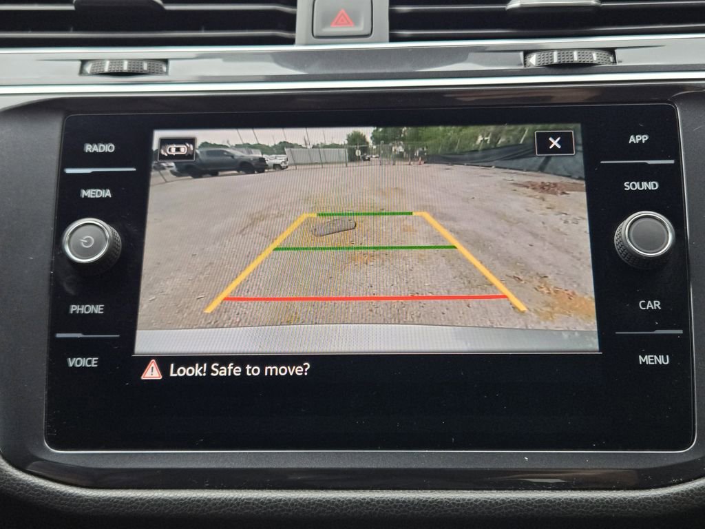 Used 2023 Volkswagen Tiguan SE R-Line image 23