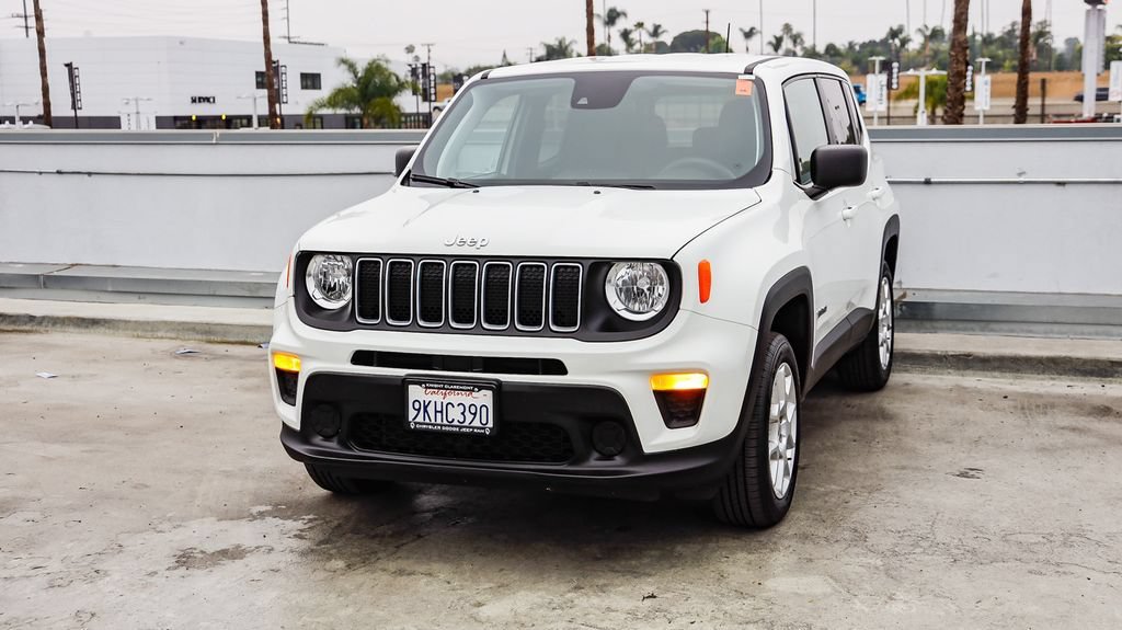 Used 2023 Jeep Renegade Latitude AWD/4WD image 4