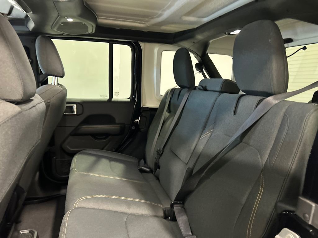 Used 2025 Jeep Wrangler Sahara 4xe image 31