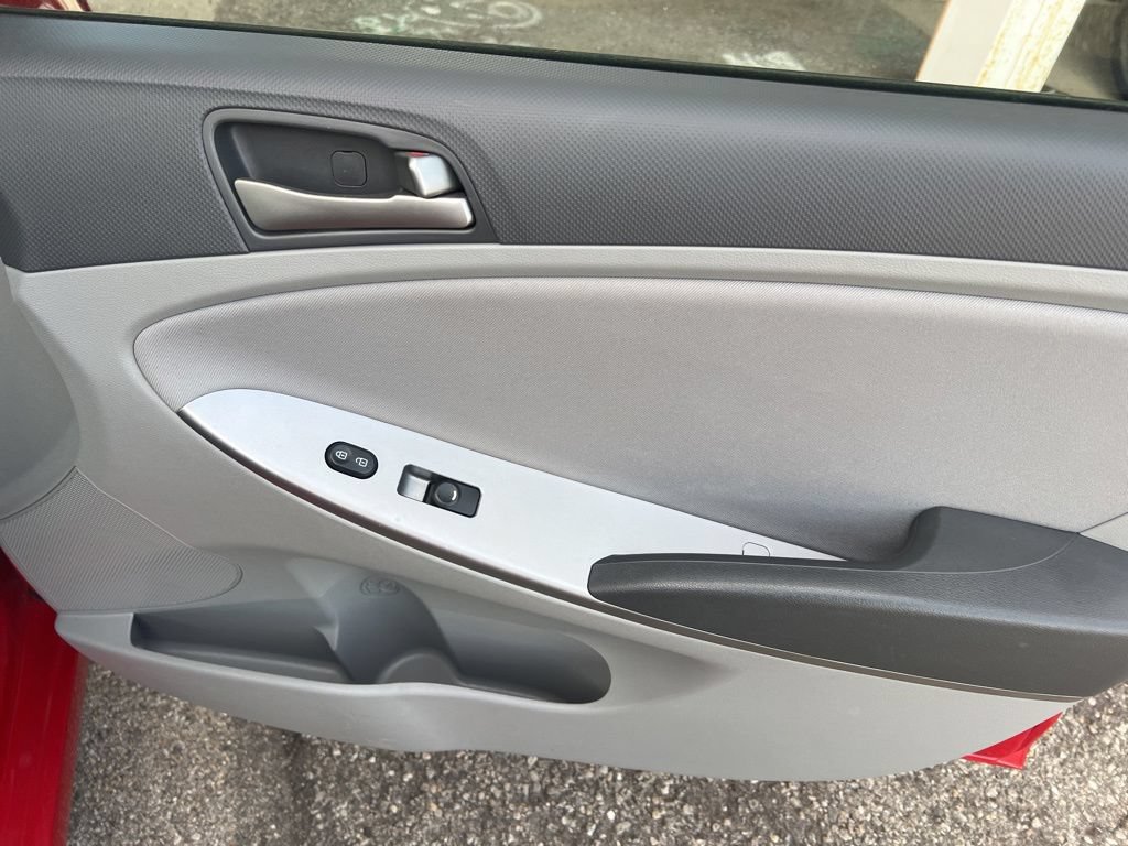 Used 2017 Hyundai Accent SE FWD image 21