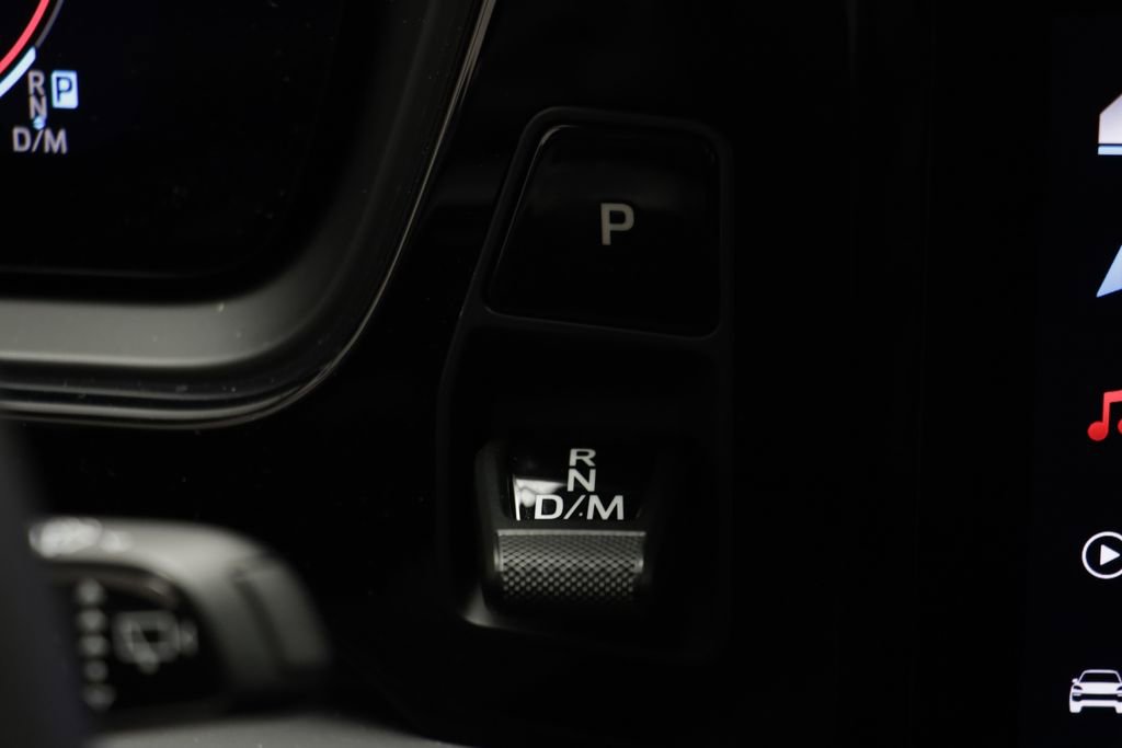 Used 2025 Porsche Cayenne GTS AWD/4WD image 13